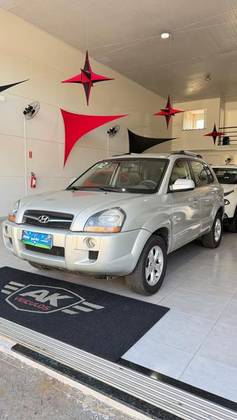 HYUNDAI TUCSON 2.0 MPFI GL 16V 142CV 2WD GASOLINA 4P MANUAL HYUNDAI TUCSON 2.0 MPFI GL 16V 142CV 2WD GASOLINA 4P MANUAL